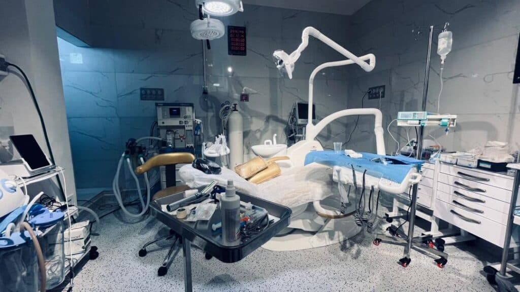 خدمات تخصصی بیهوشی دندان بزرگسال و اطفال ادیب در توحید اصفهان