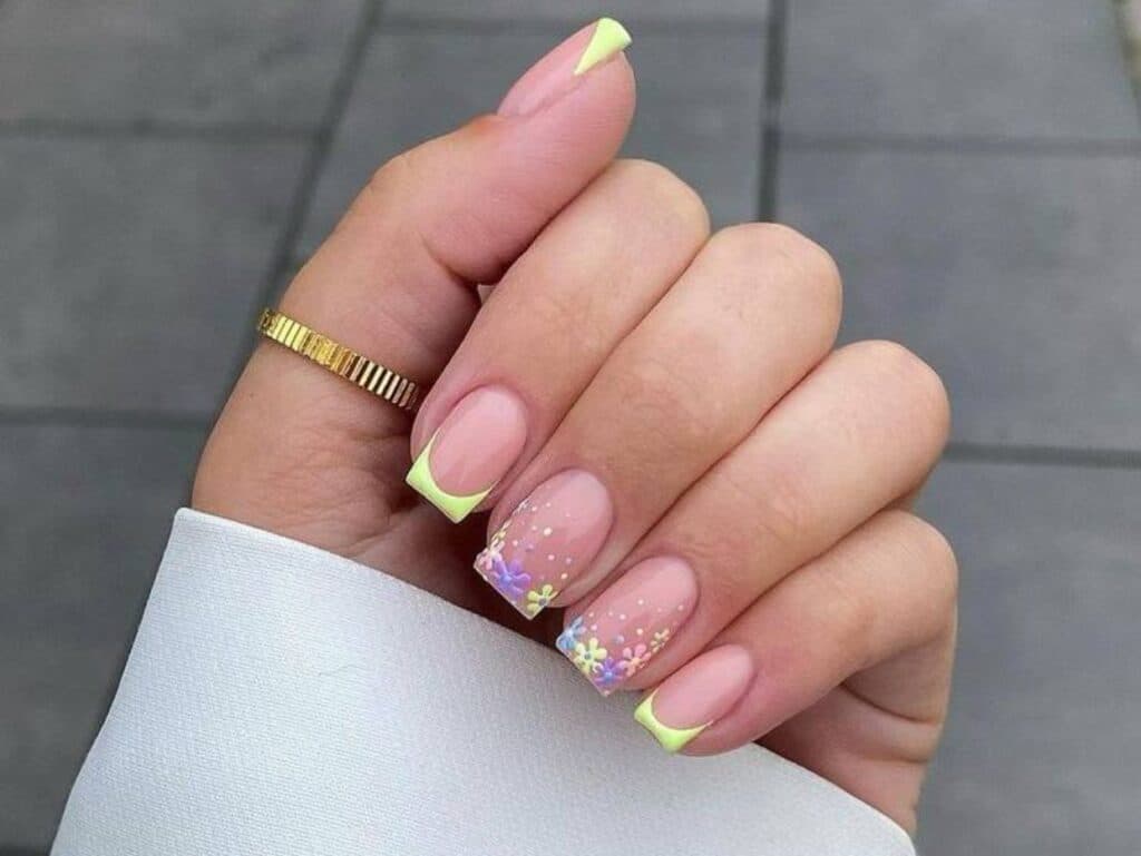 سالن زیبایی رضوان حیاتی در بندر گناوه