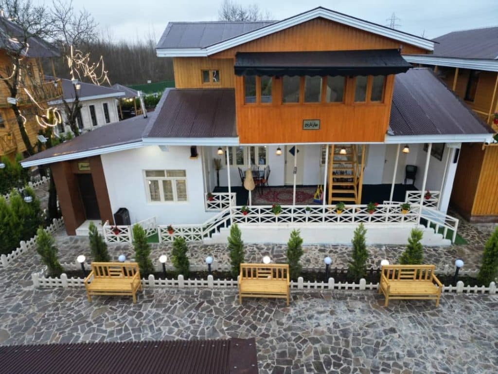 کلبه درختی نیما و نیکان در خمام