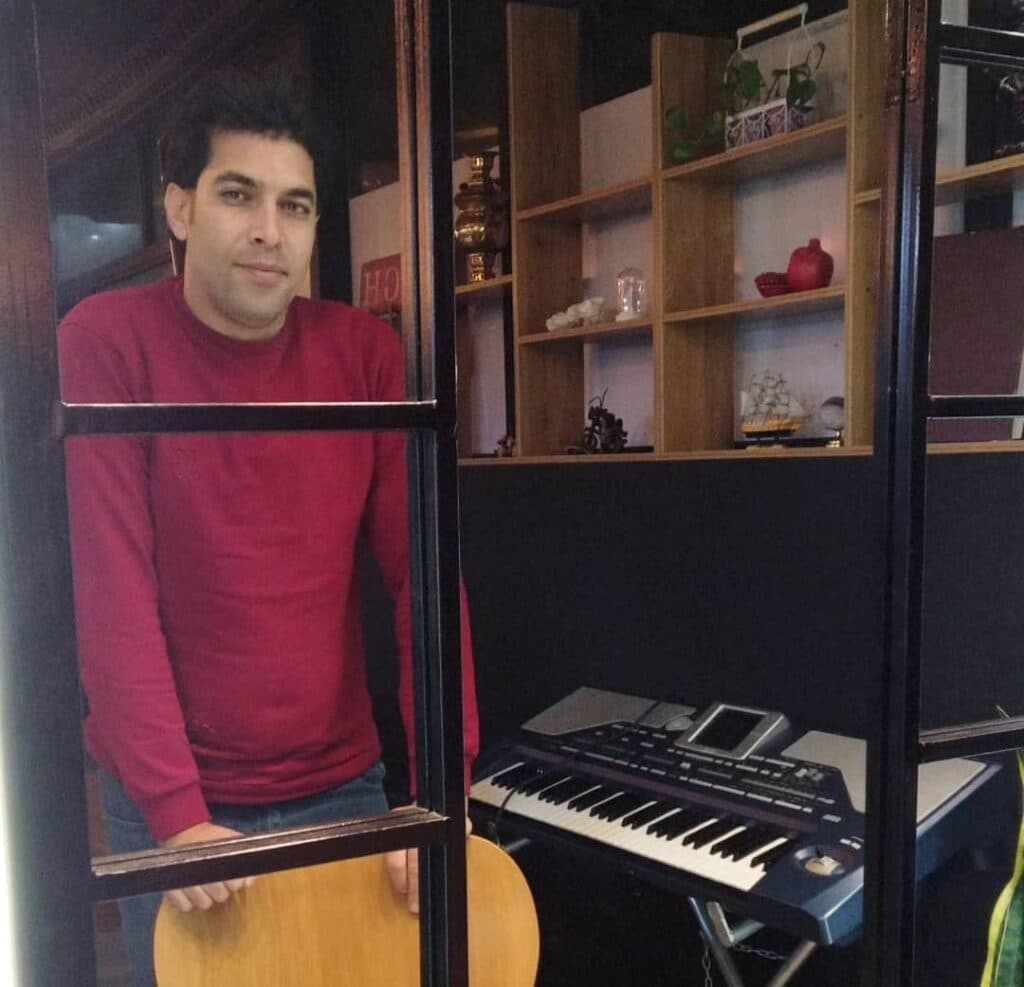 خواننده روح الله معصومی در ارومیه