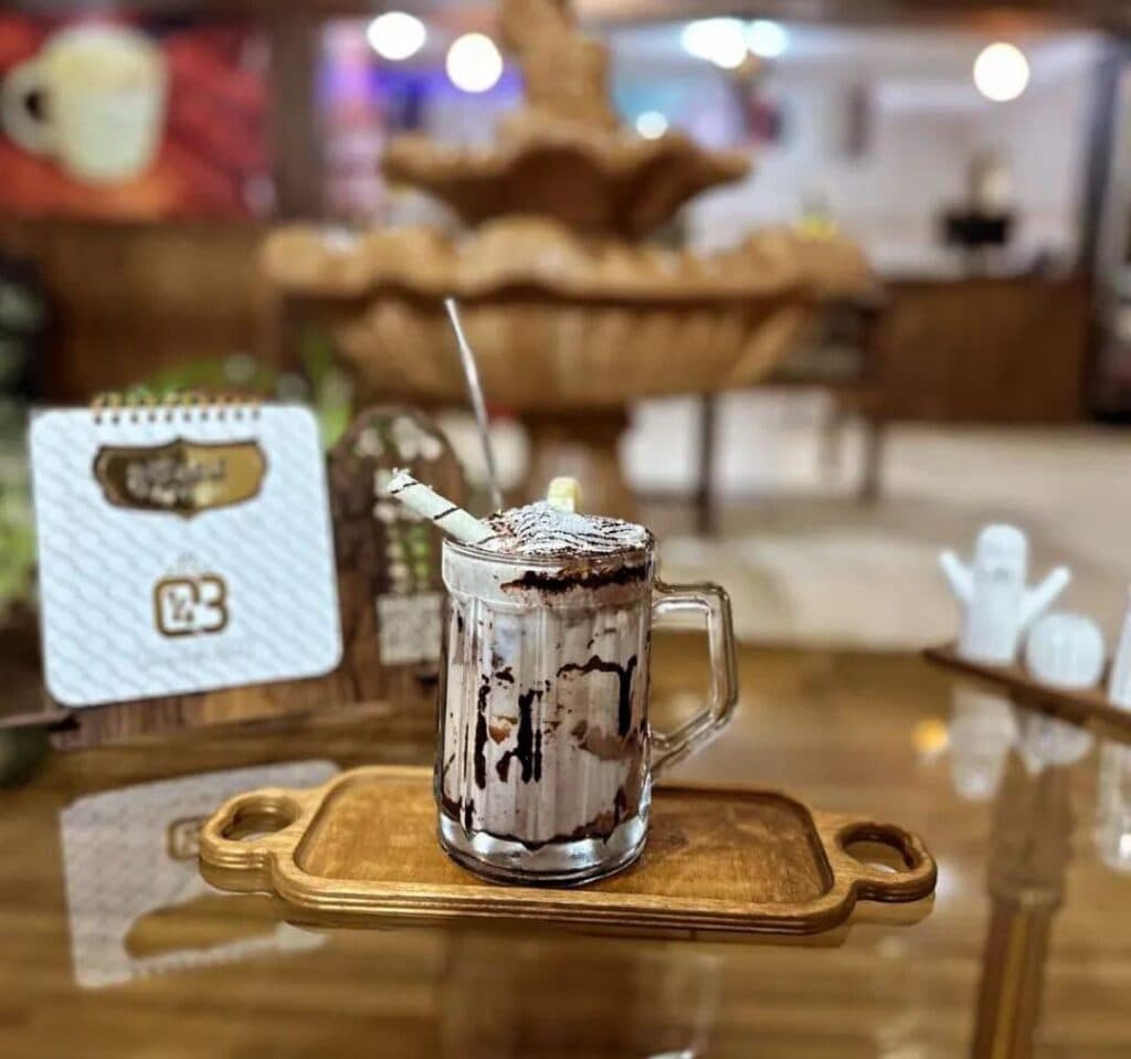 کافه کاج در رفسنجان