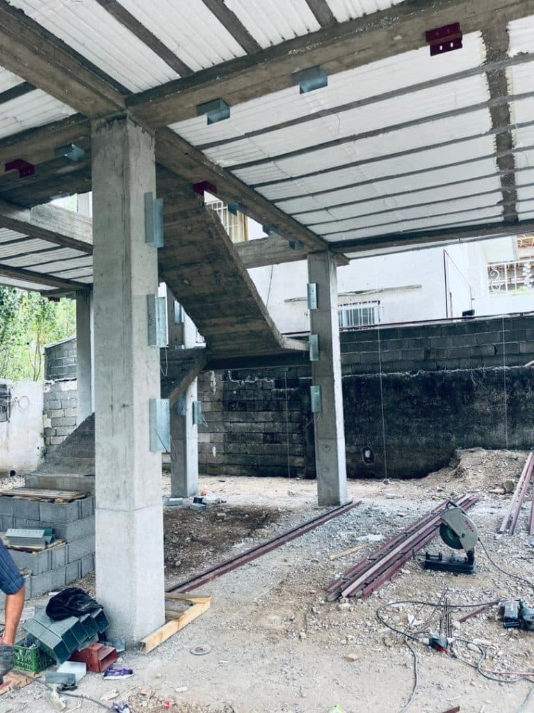 تامین متریال و اجرای والپست ایده آل در لاهیجان