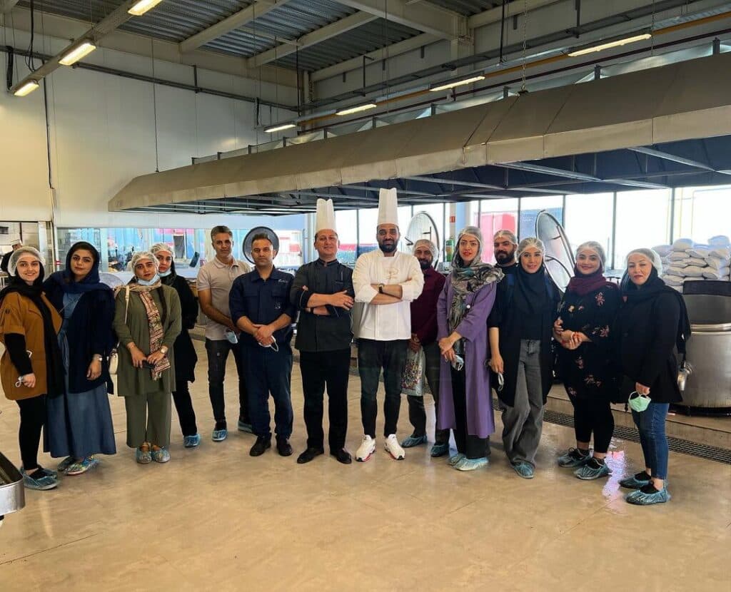 آموزشگاه فینگرفود و دسر پارس در کرج