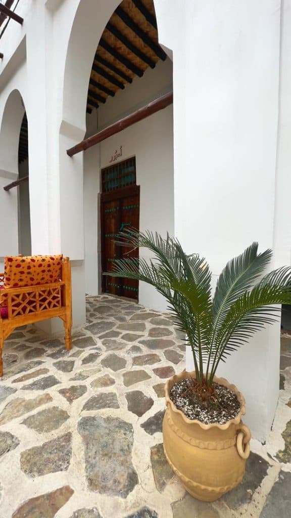 اقامتگاه بومگردی گلبت در بندر کنگ