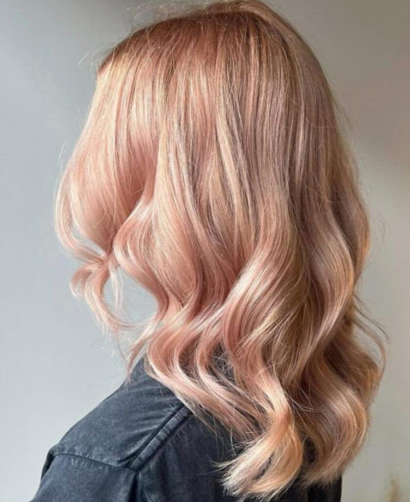 سالن زیبایی رضوان حیاتی در بندر گناوه