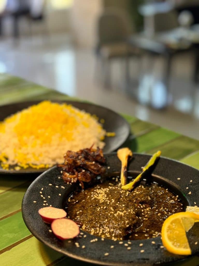 کافه رستوران شهپخت در قشم