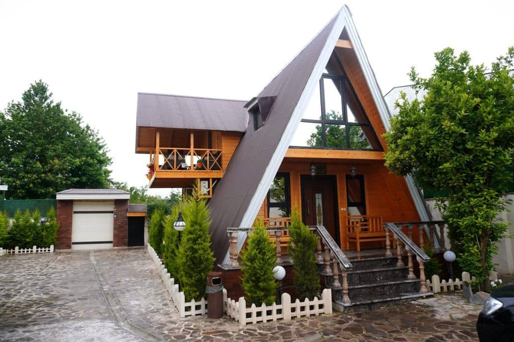 کلبه سوئیسی نیما و نیکان در رشت