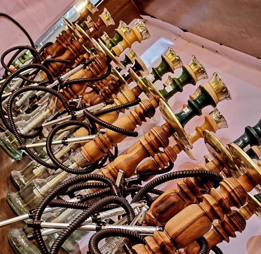 کافه کاج در رفسنجان