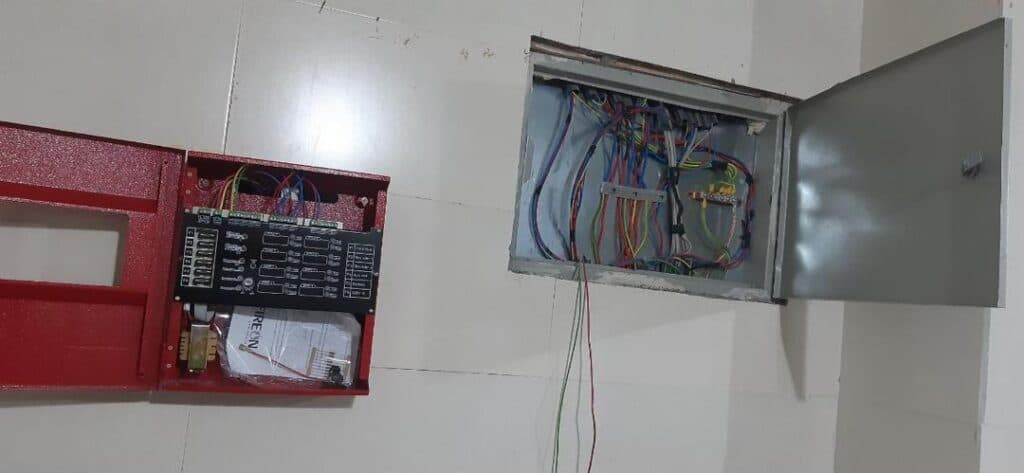 تکنسین برق ساختمان عسگر زینهاری در اردبیل