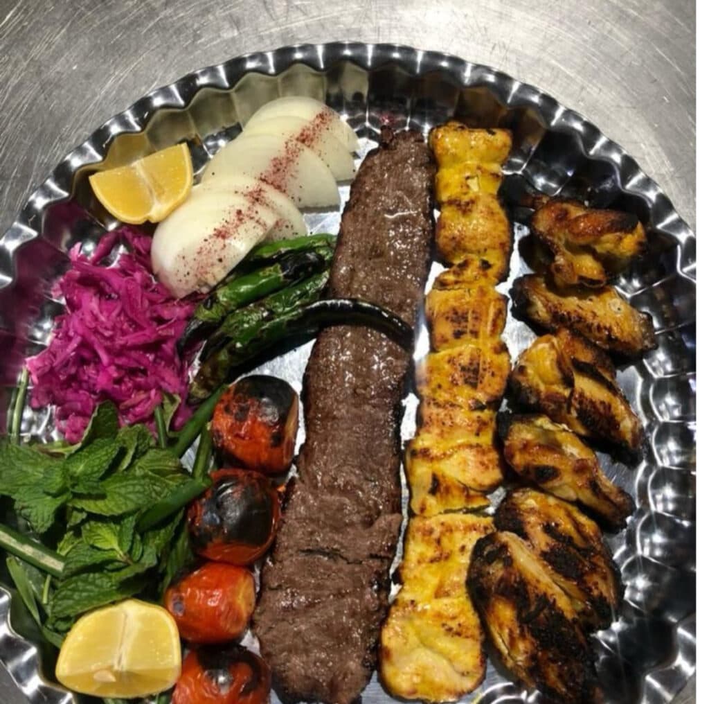 رستوران حاج وحید در نادری اهواز