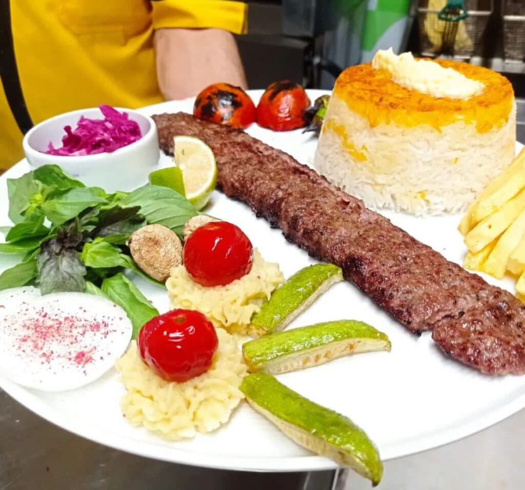 رستوران حاج وحید در نادری اهواز