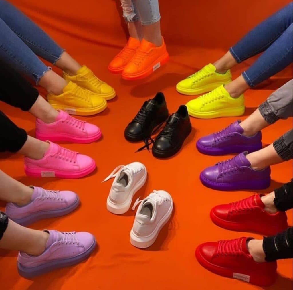 فروشگاه کیف و کفش پاشوز در مشهد