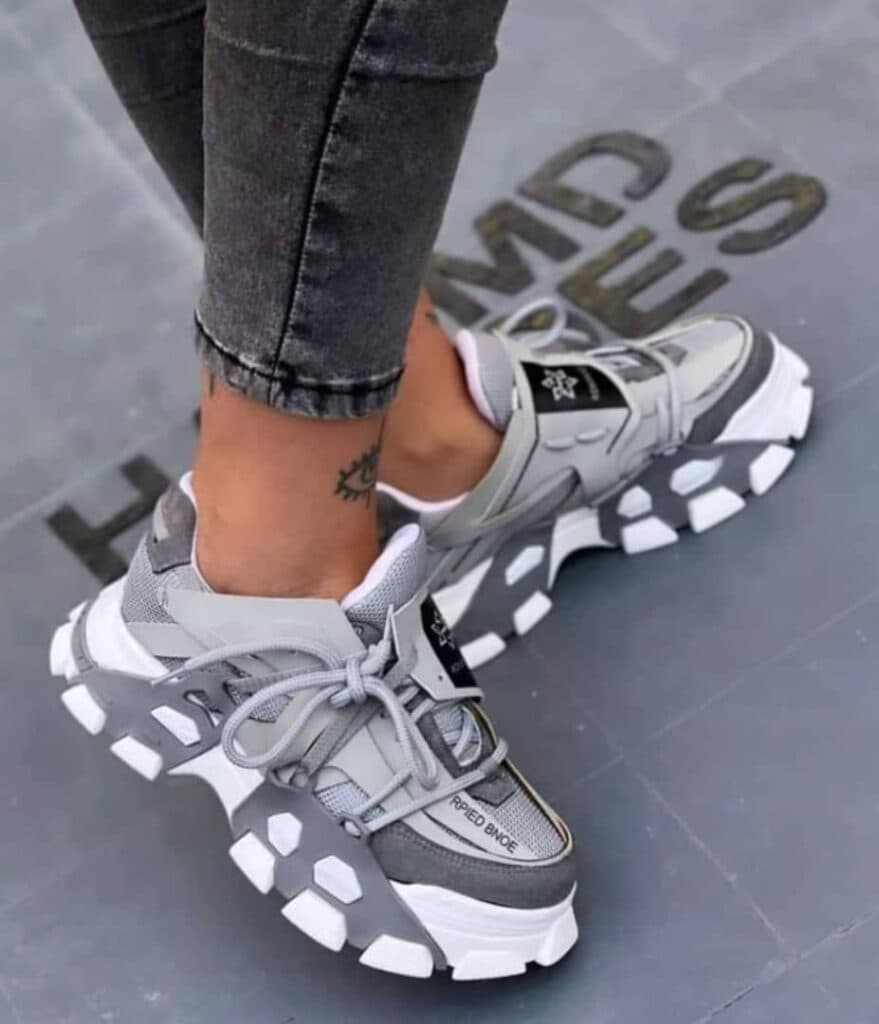 فروشگاه کیف و کفش پاشوز در مشهد