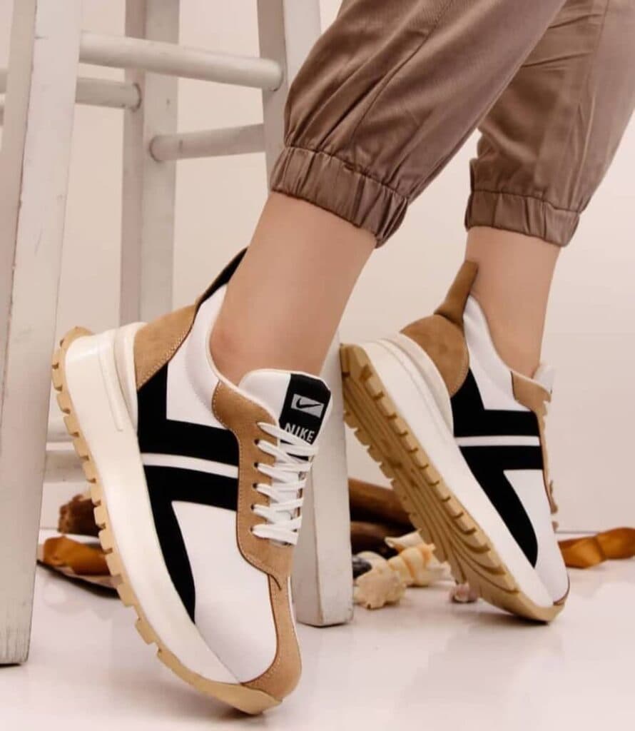 فروشگاه کیف و کفش پاشوز در مشهد