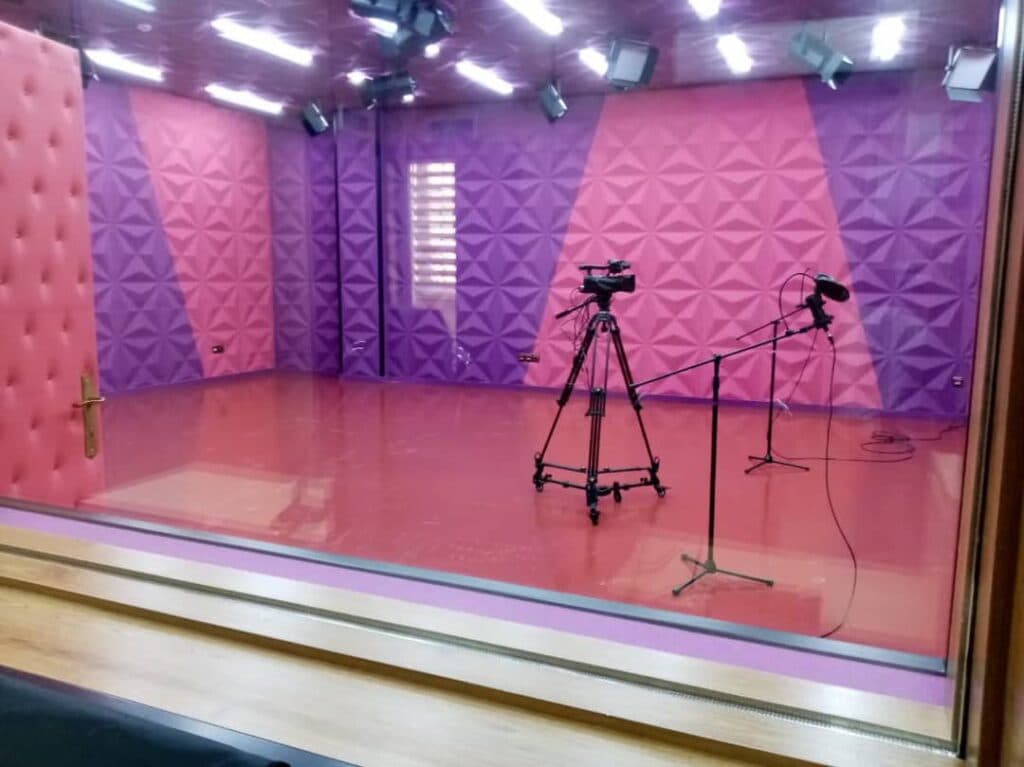 اجرای کفپوش اپوکسی و پوشش پلی اورتان امید در قزوین