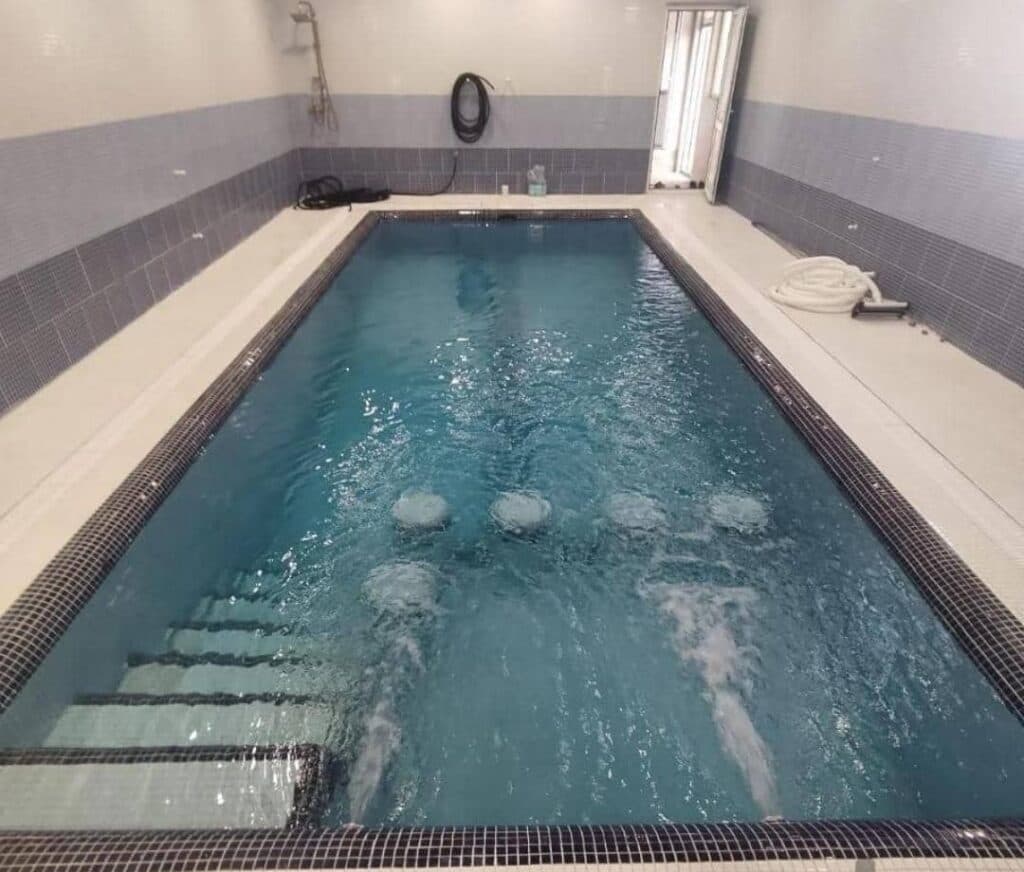 اجرا و طراحی استخر و جکوزی آذرسرام عبادی در آستارا