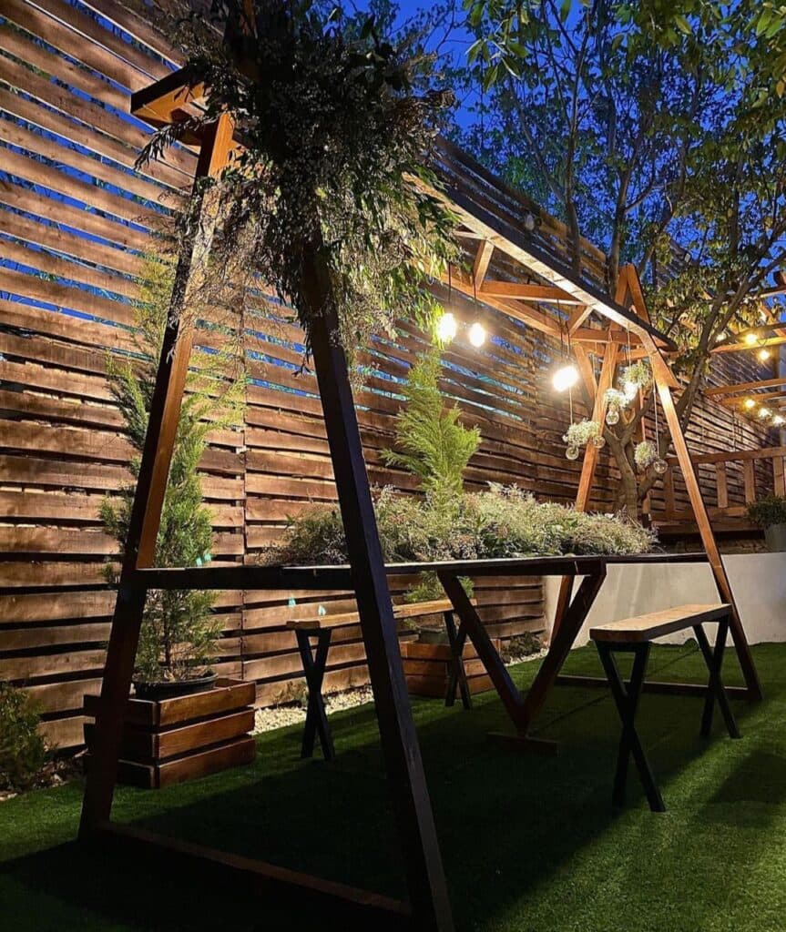 آتلیه باغ ورسای در شهرکرد