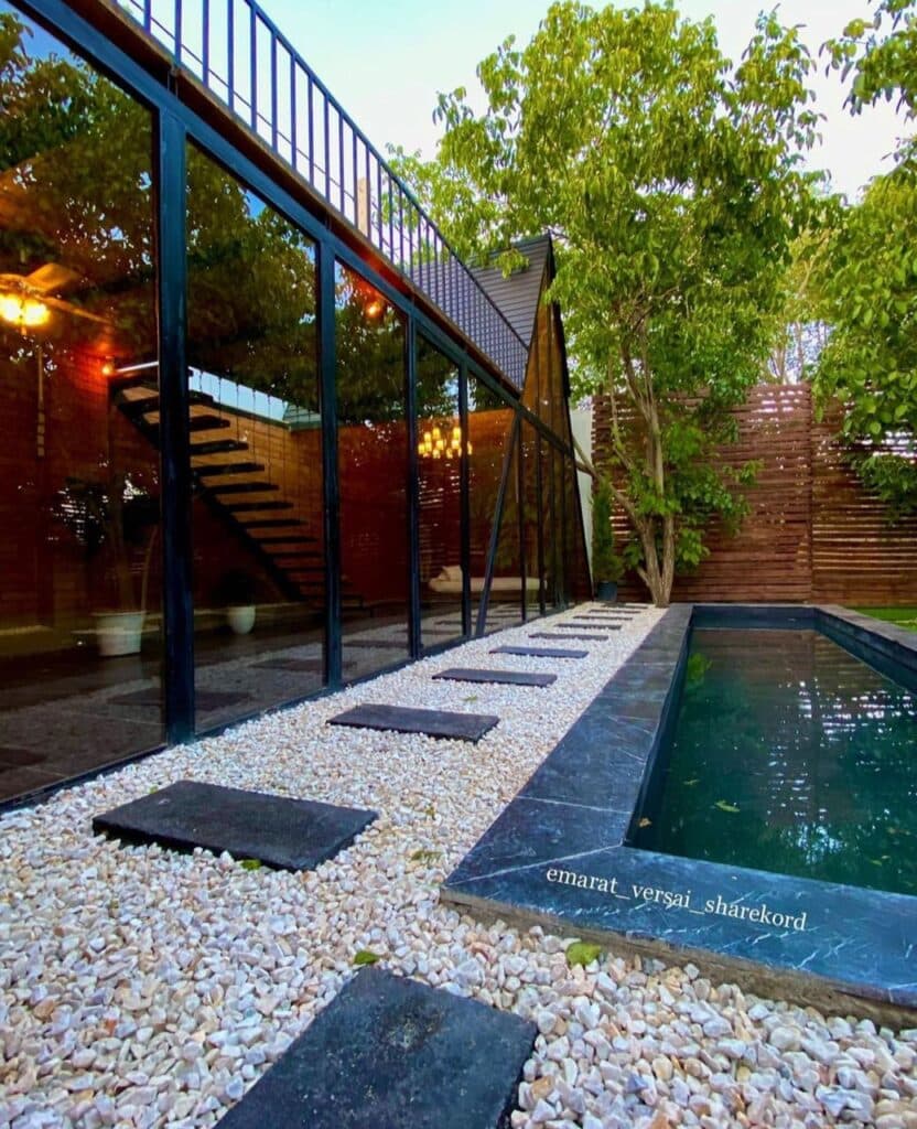 آتلیه باغ ورسای در شهرکرد