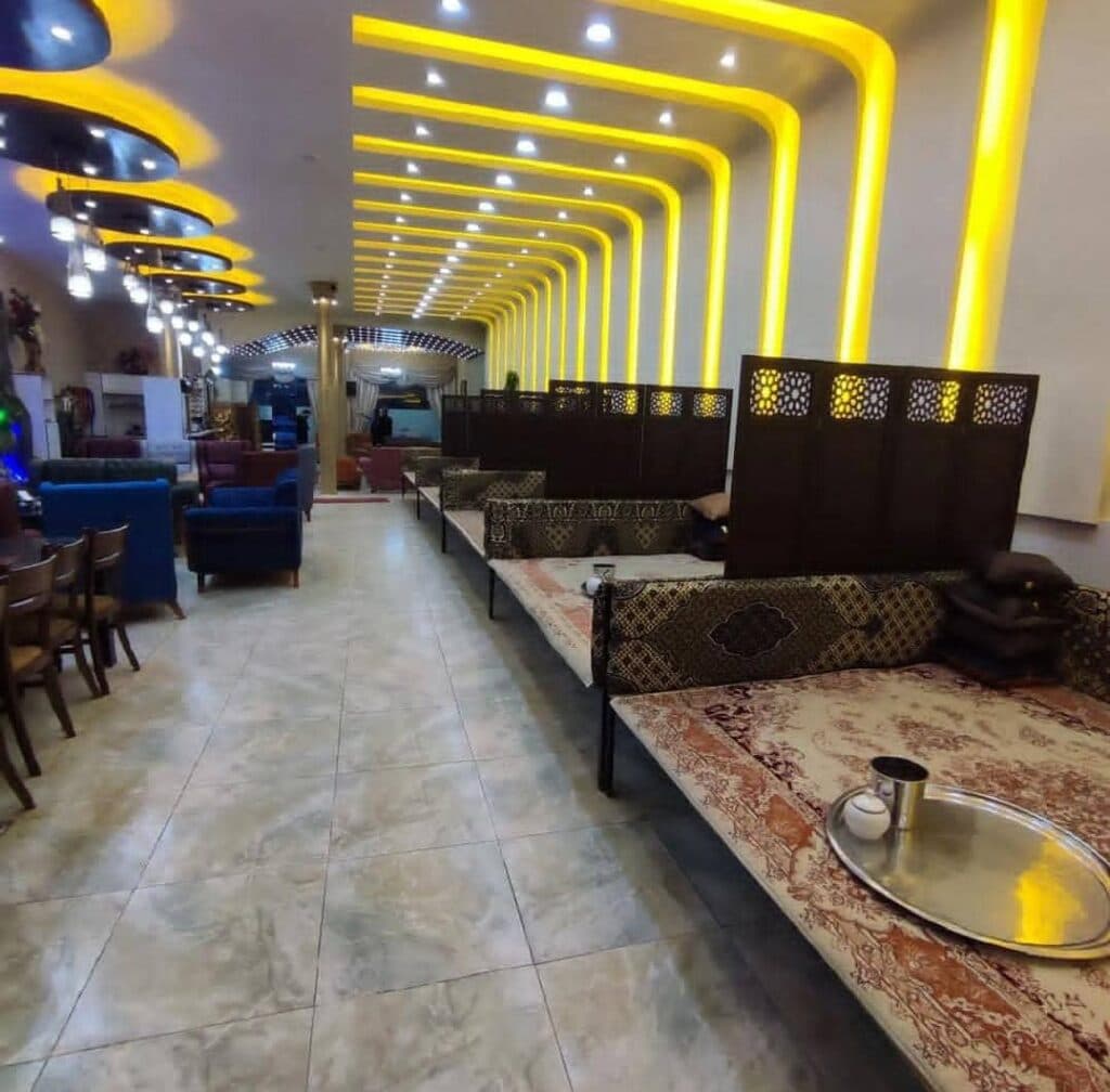 کافه رستوران قلعه وحدت در ماکو