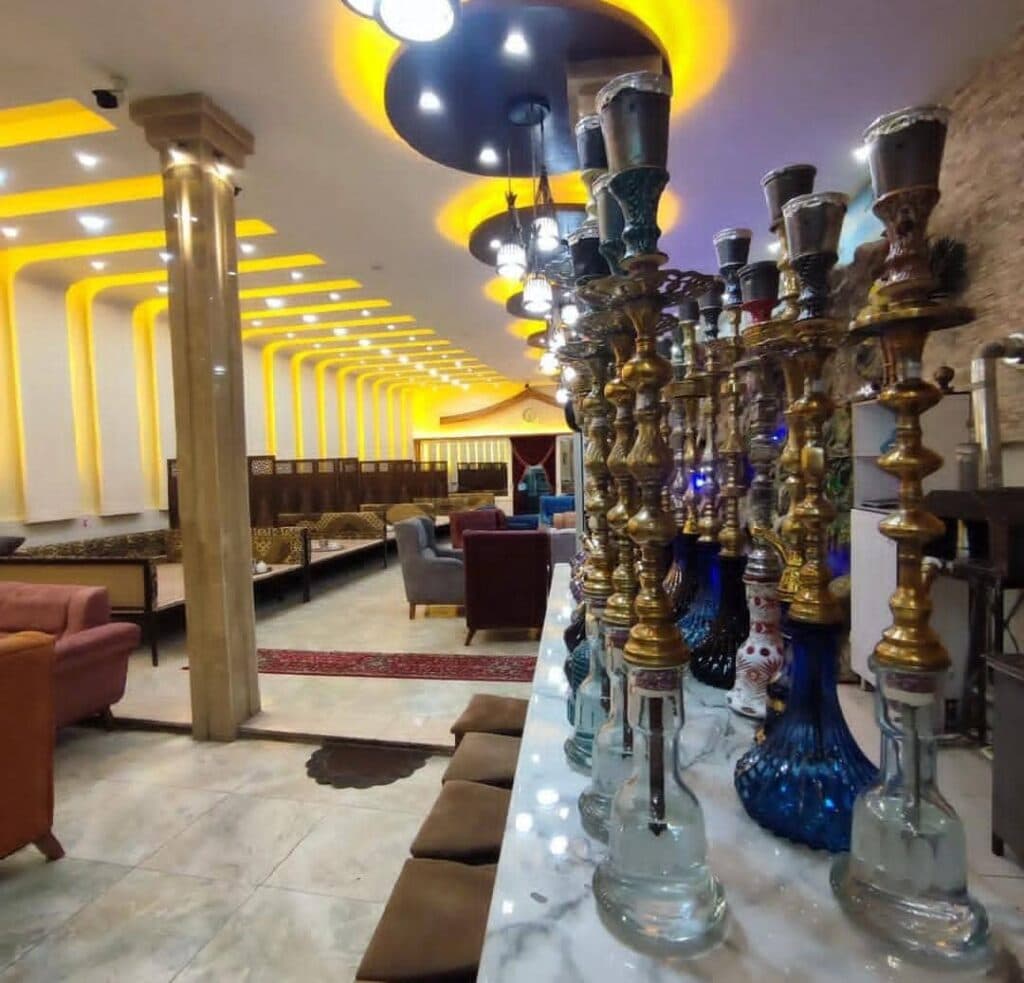 کافه رستوران قلعه وحدت در ماکو