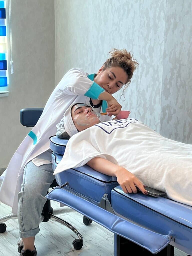 مرکز لیزر و زیبایی سرومهر در تهران