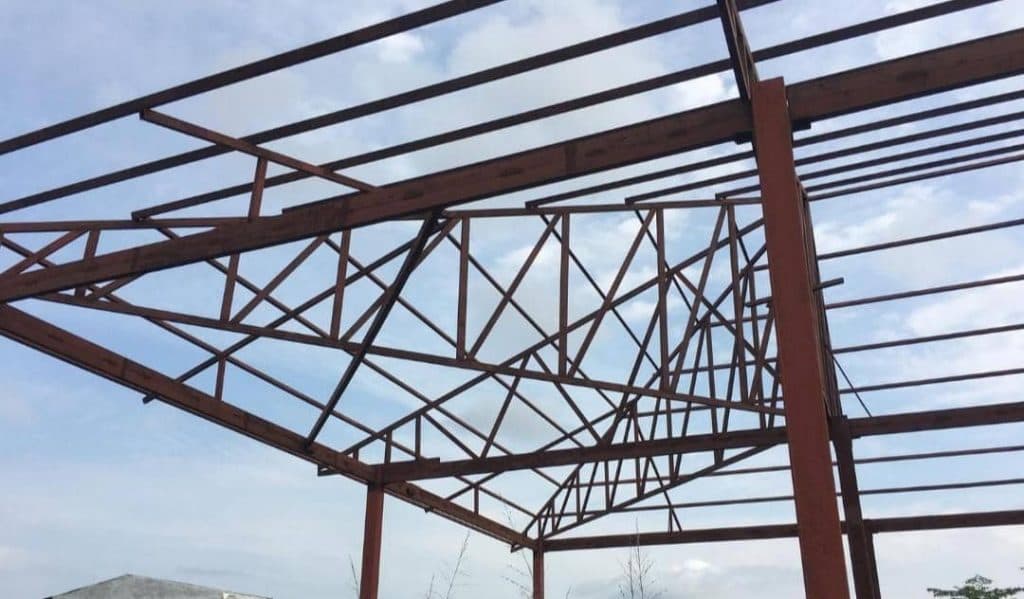 اجرا جوشکاری شیروانی آسمان سرا قاسمی در میانه