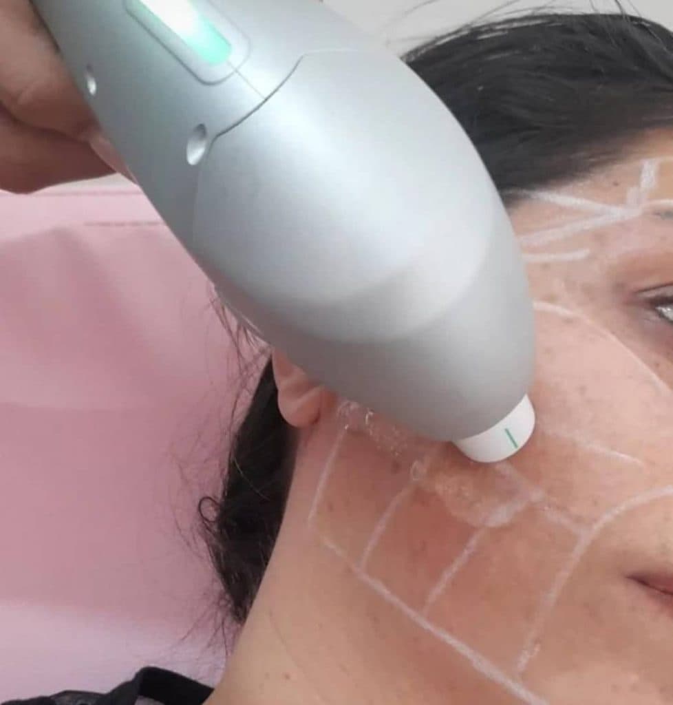 کلینیک زیبایی پوست و مو مهرسانا در پرند