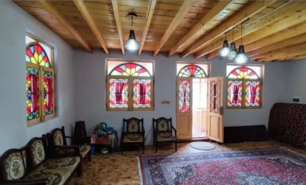 اقامتگاه بومگردی چهل ستون در لشت نشا