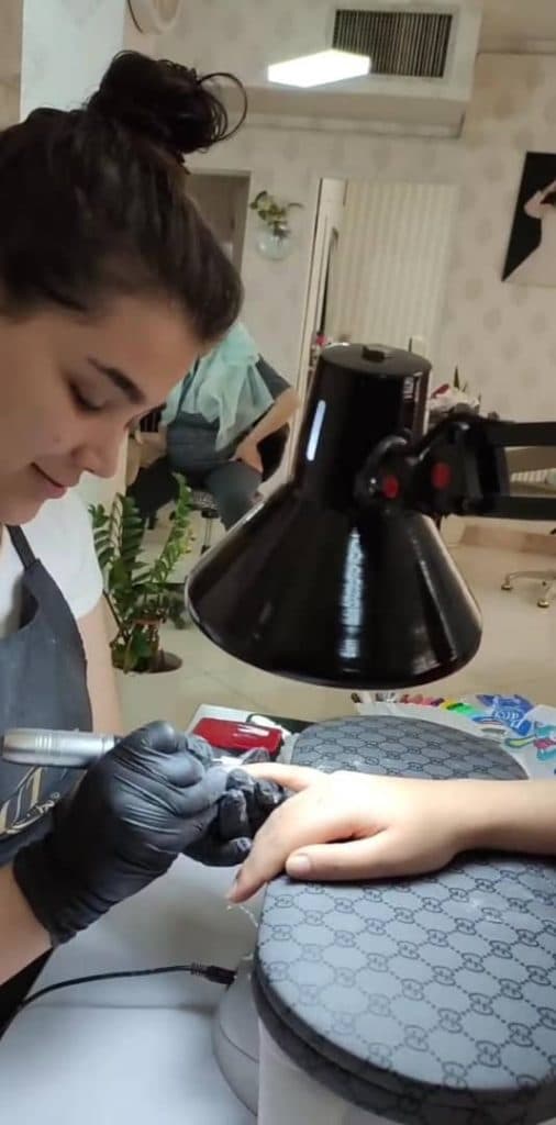 سالن زیبایی آیدا در هشتگرد