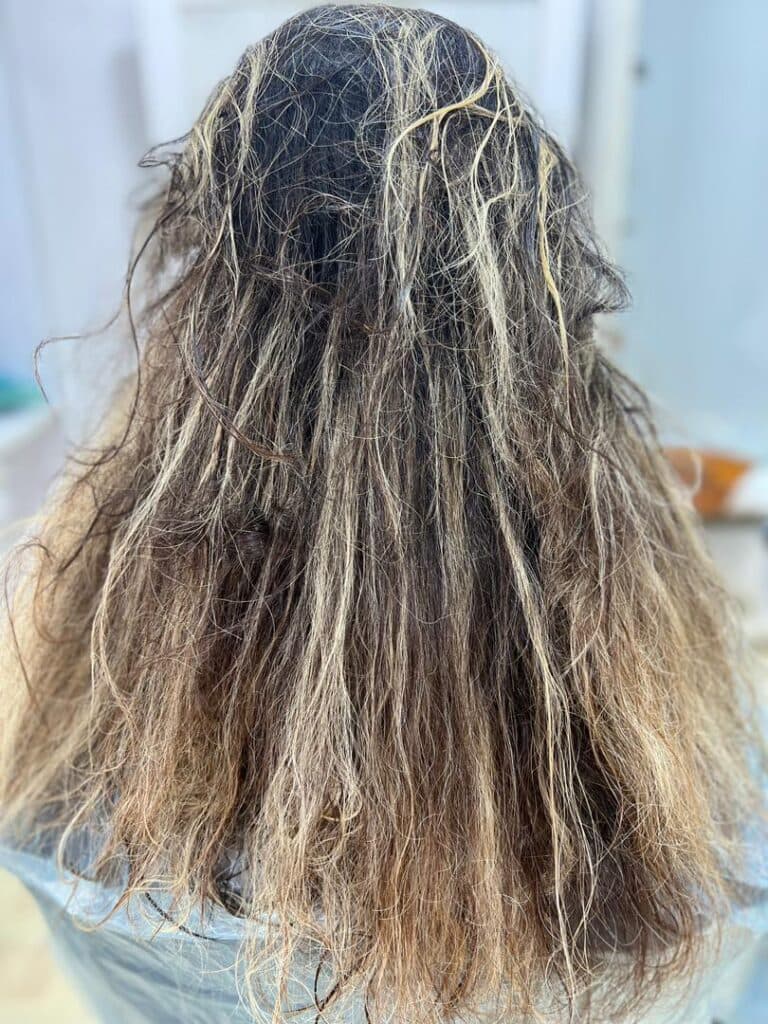 سالن زیبایی رضوان حیاتی در بندر گناوه