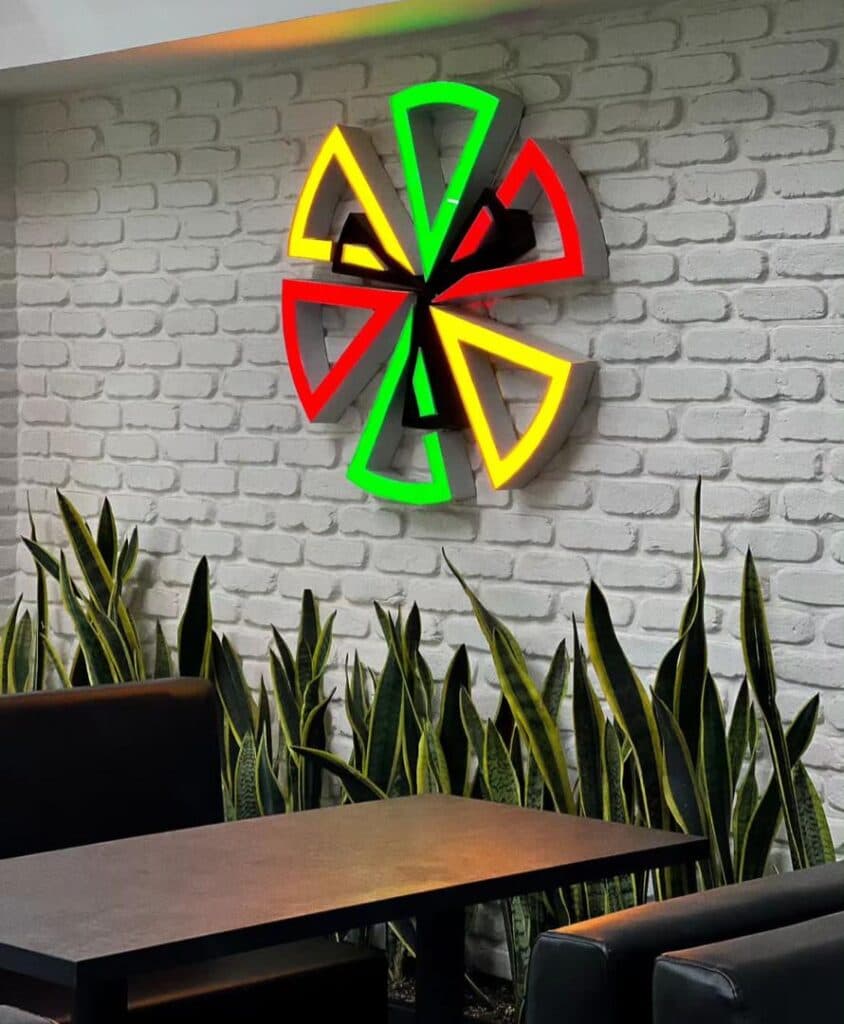 پیتزا سیسیز cicis قم