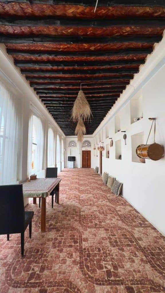 اقامتگاه بومگردی گلبت در بندر کنگ