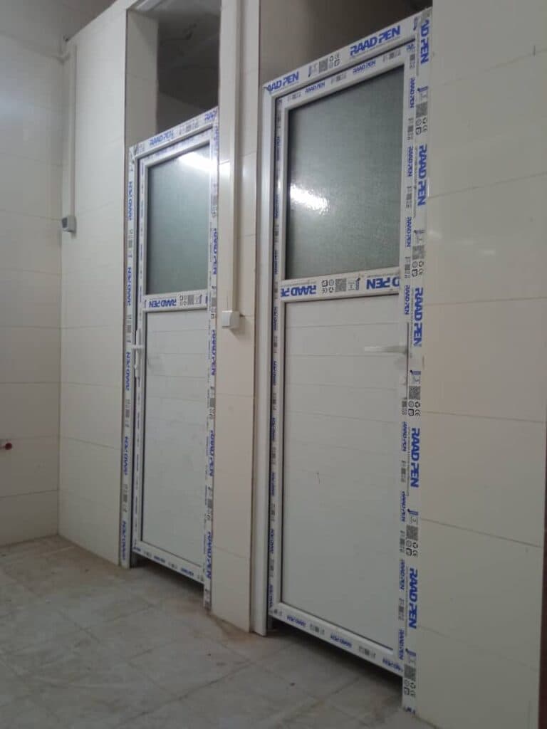 تولید درب پنجره upvc و توری پلیسه وینتا پارس طاعتی در تهران