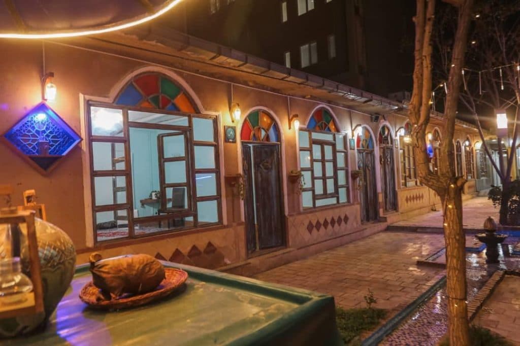 مجموعه عمارت غذایی و گردشگری ریخته گرزاده در مشهد