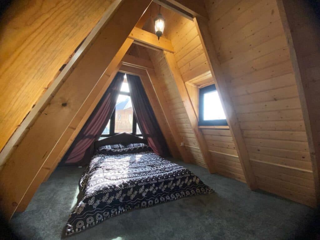 خانه سنتی نیما و نیکان در رشت