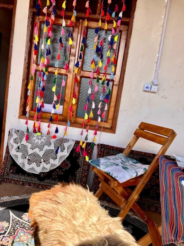 اقامتگاه بومگردی شبره در روستای چورت ساری