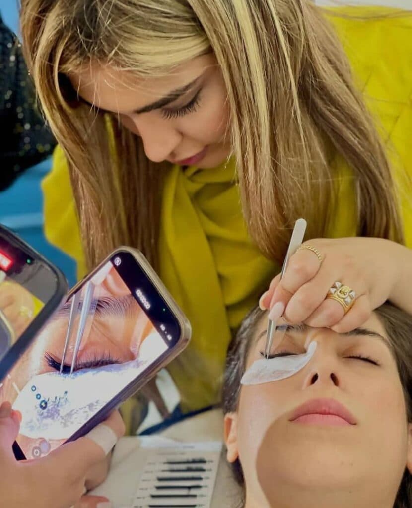 مرکز تخصصی زیبایی اکستنشن مژه سپیده خوشبخت در بوشهر