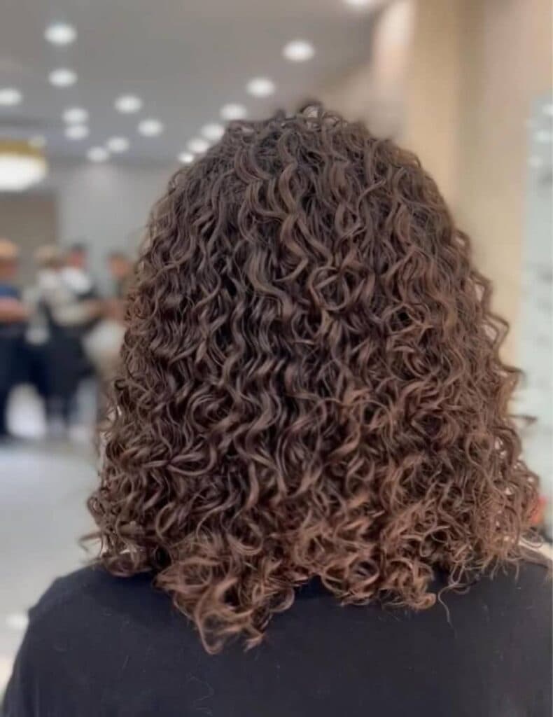 خدمات تخصصی فر دائم مو نازنین فیضی در بندرعباس