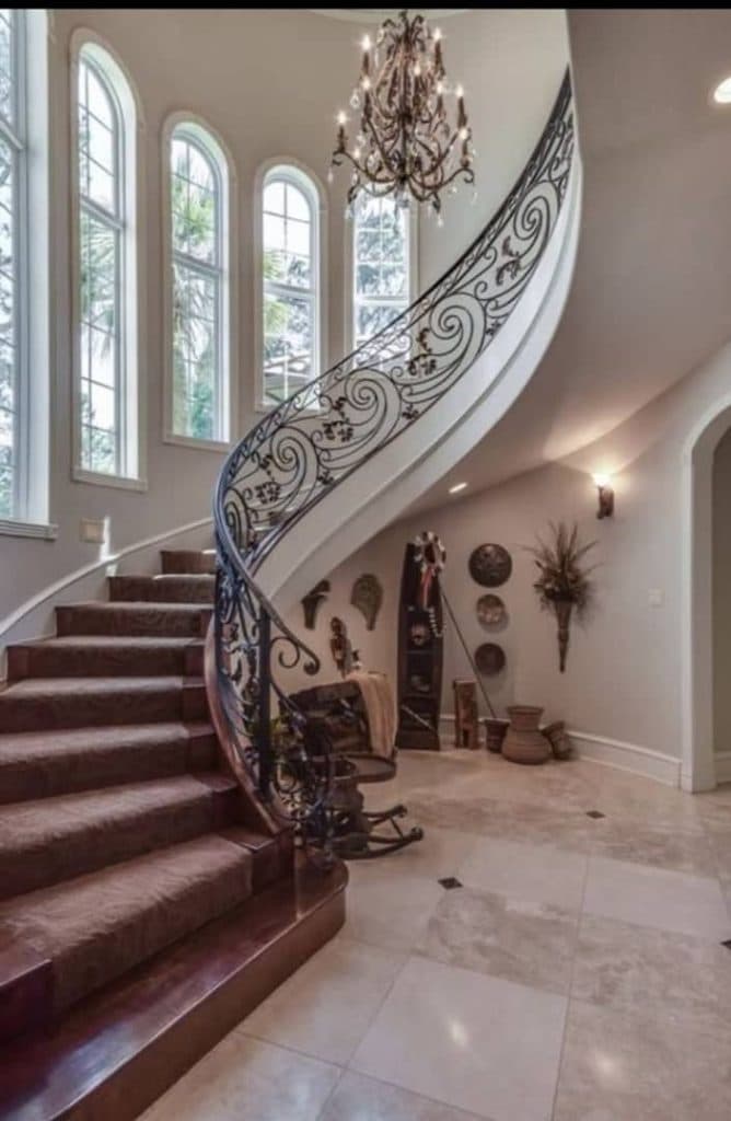 طراحی و اجرای درب ویلایی و نرده قوس دار شیراز فورج در قائمیه