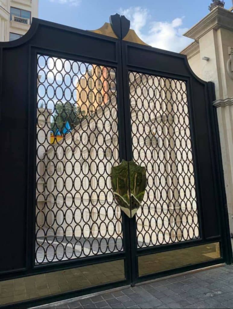 طراحی و اجرای درب ویلایی و نرده قوس دار شیراز فورج در قائمیه