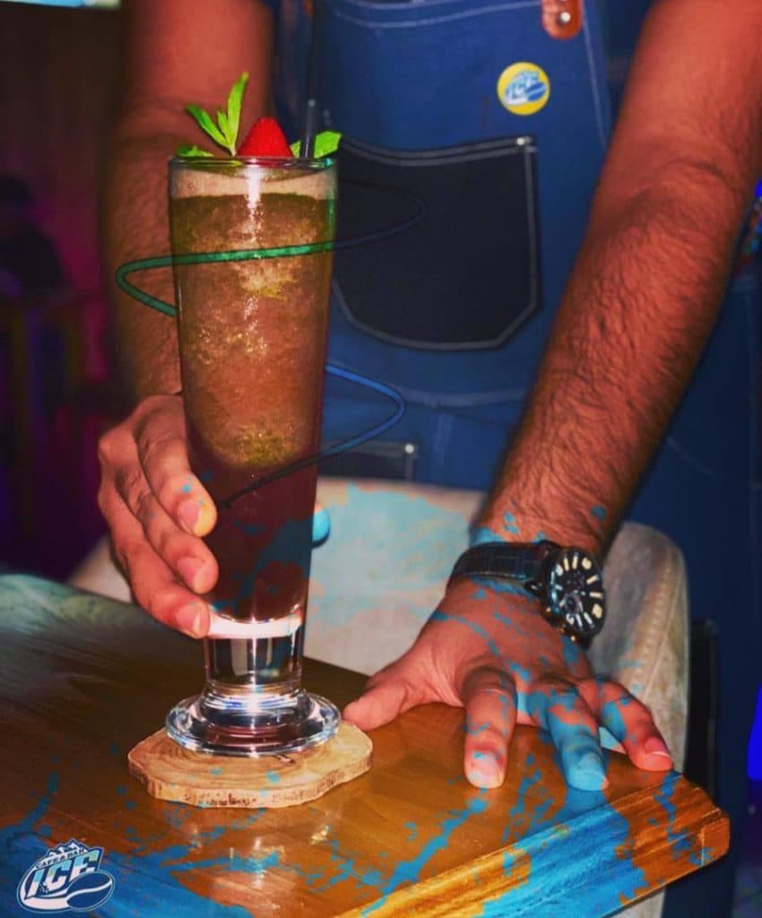 کافه آیس در آبادان