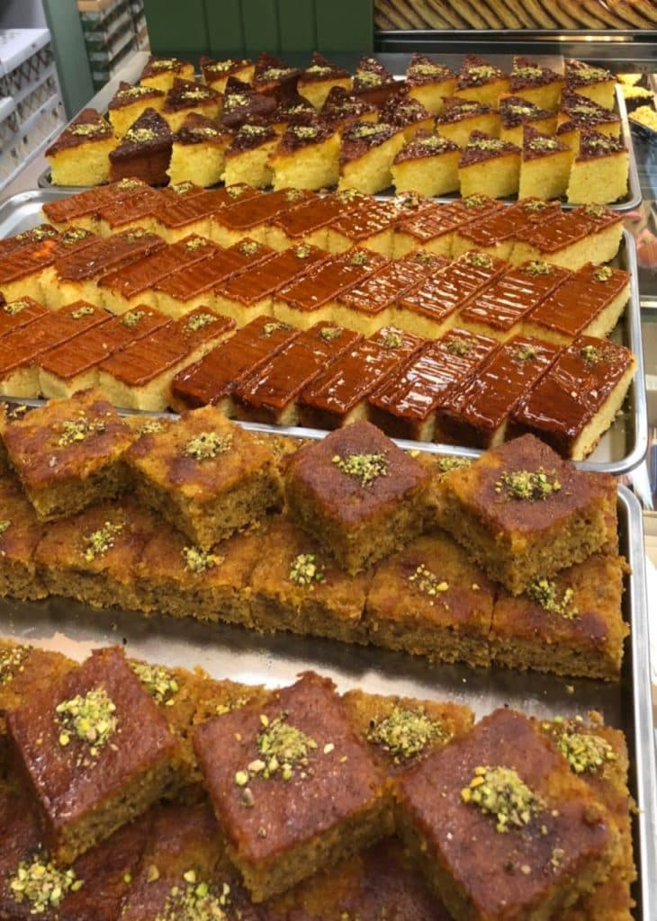 کافه قنادی تاتلی در اردبیل