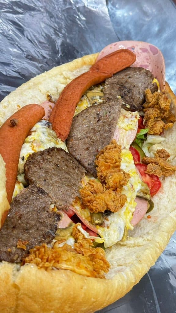 پیتزا ساندویچی شبانه روزی بمب ویچ در دزفول