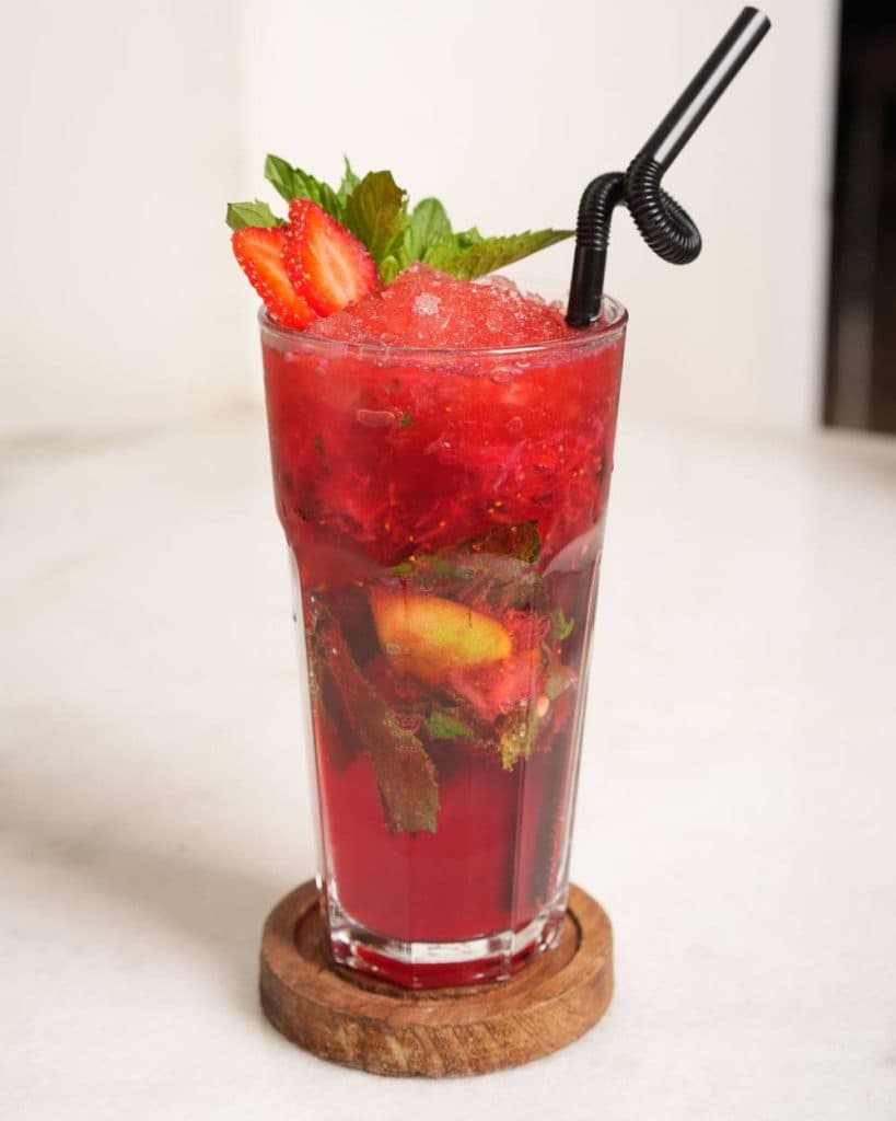 کافه رستوران اژدری در چمستان