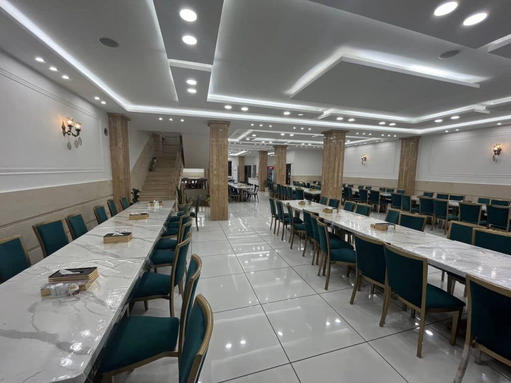 کافه رستوران اژدری در چمستان