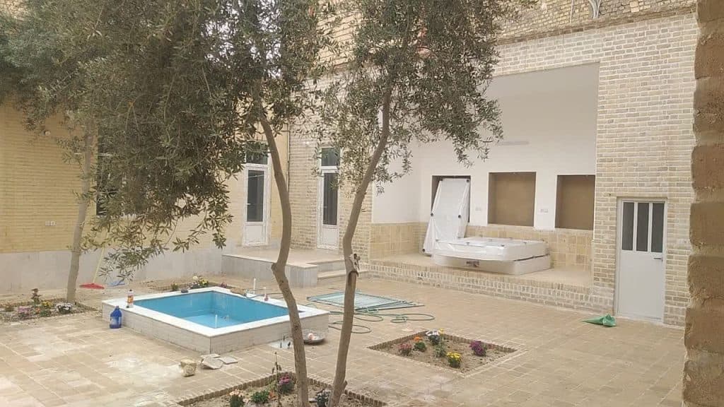 اقامتگاه عمارت عزیزجون در یزد