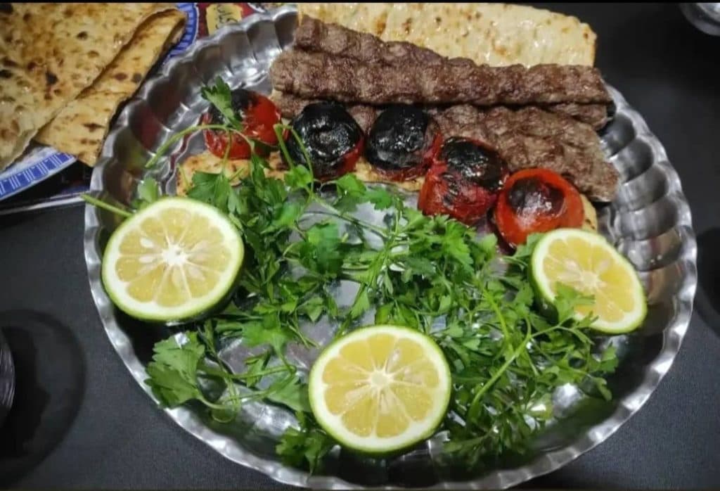 رستوران گلساران در رشت