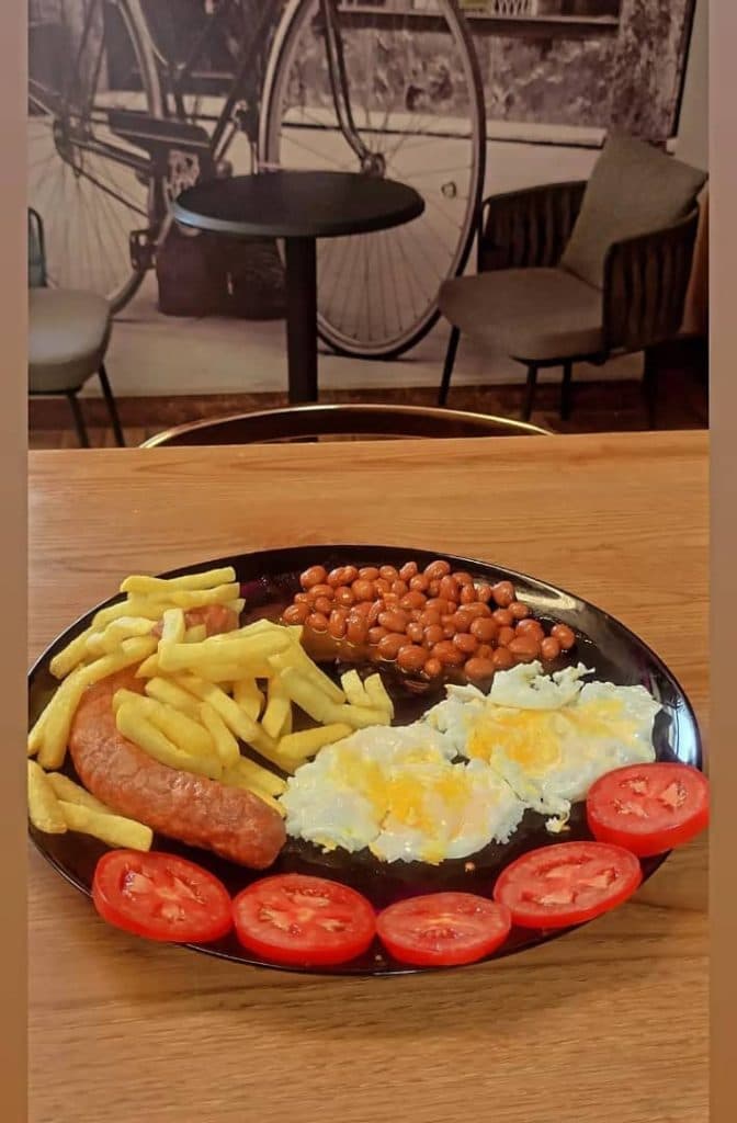 کافه ژ zhu در رفسنجان