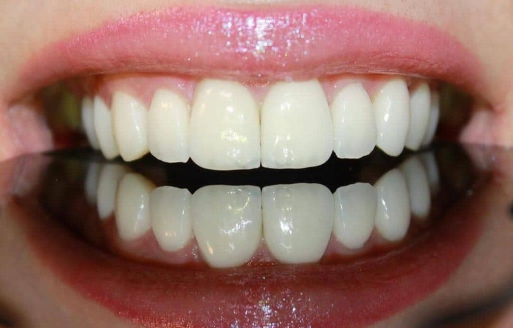 کلینیک دندانپزشکی روشا در کمالشهر