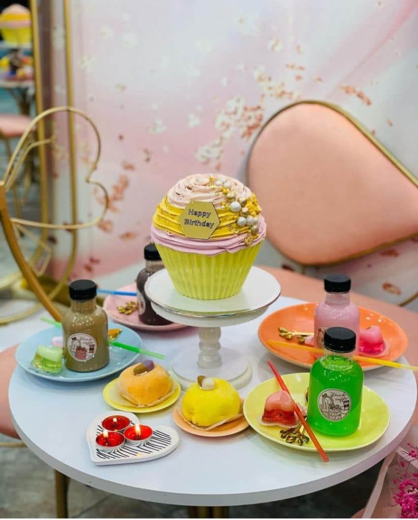 کافه کیک صورتی گچساران